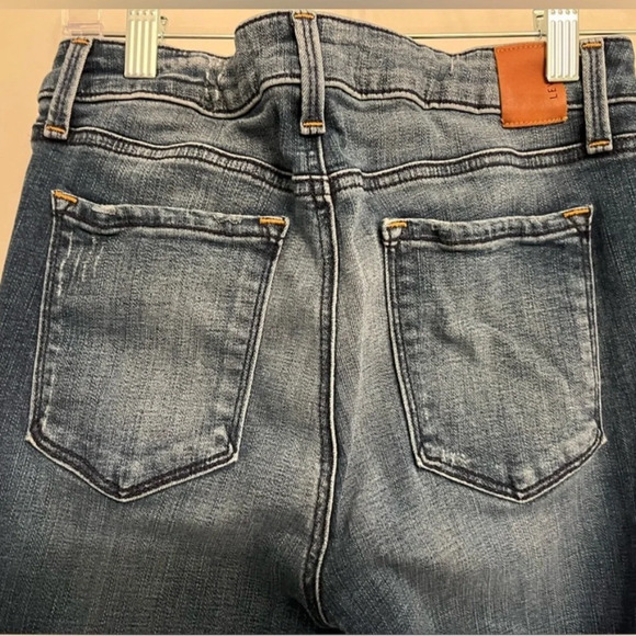 Level 99 stretchy distressed skinny jeans, size 27, medium blue wash - Picture 7 of 7